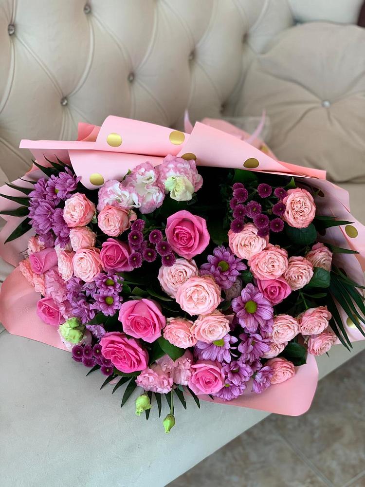 Букет цветов из: Хризантемы, Розы и Лизиантусы в Фуньково