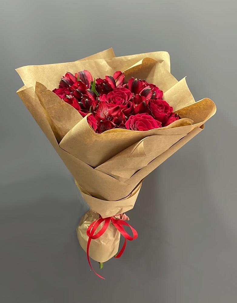 Букет цветов из: Альстромерии и Розы в Фуньково