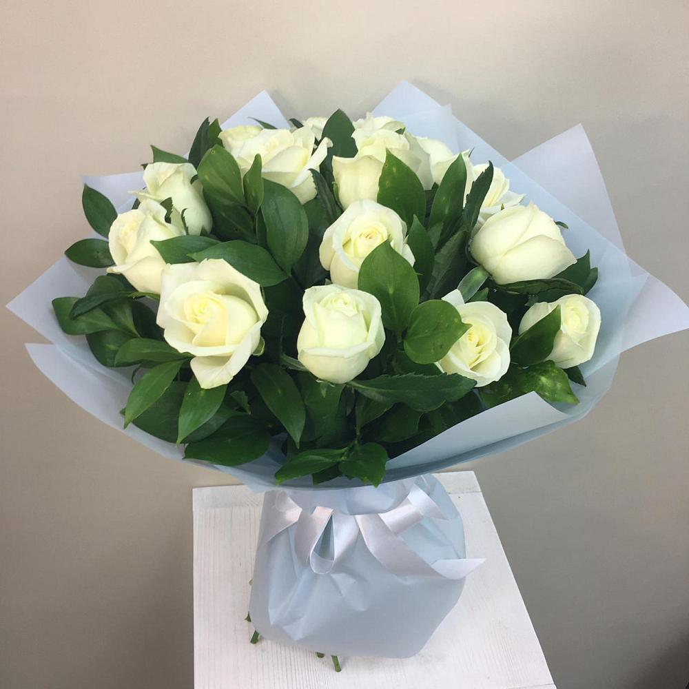 Букет 15 Белых роз Проуд в Фуньково
