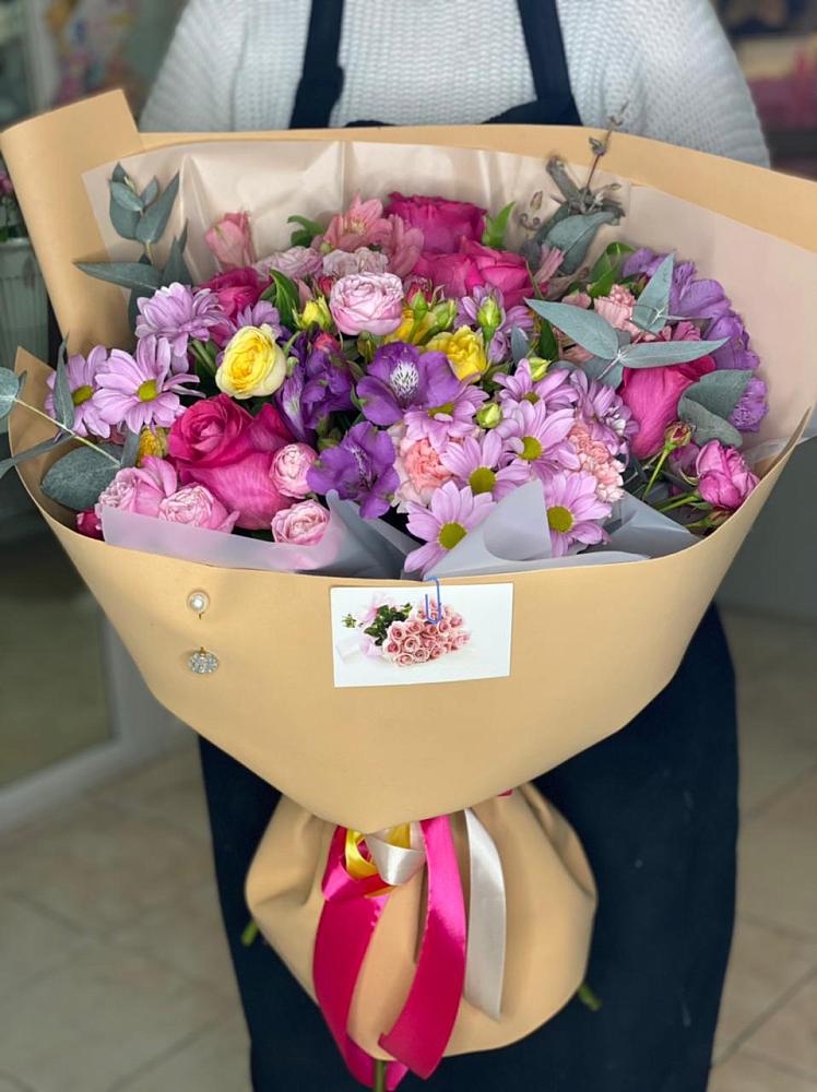 Букет цветов из: Хризантемы, Гвоздики и Альстромерии в Фуньково