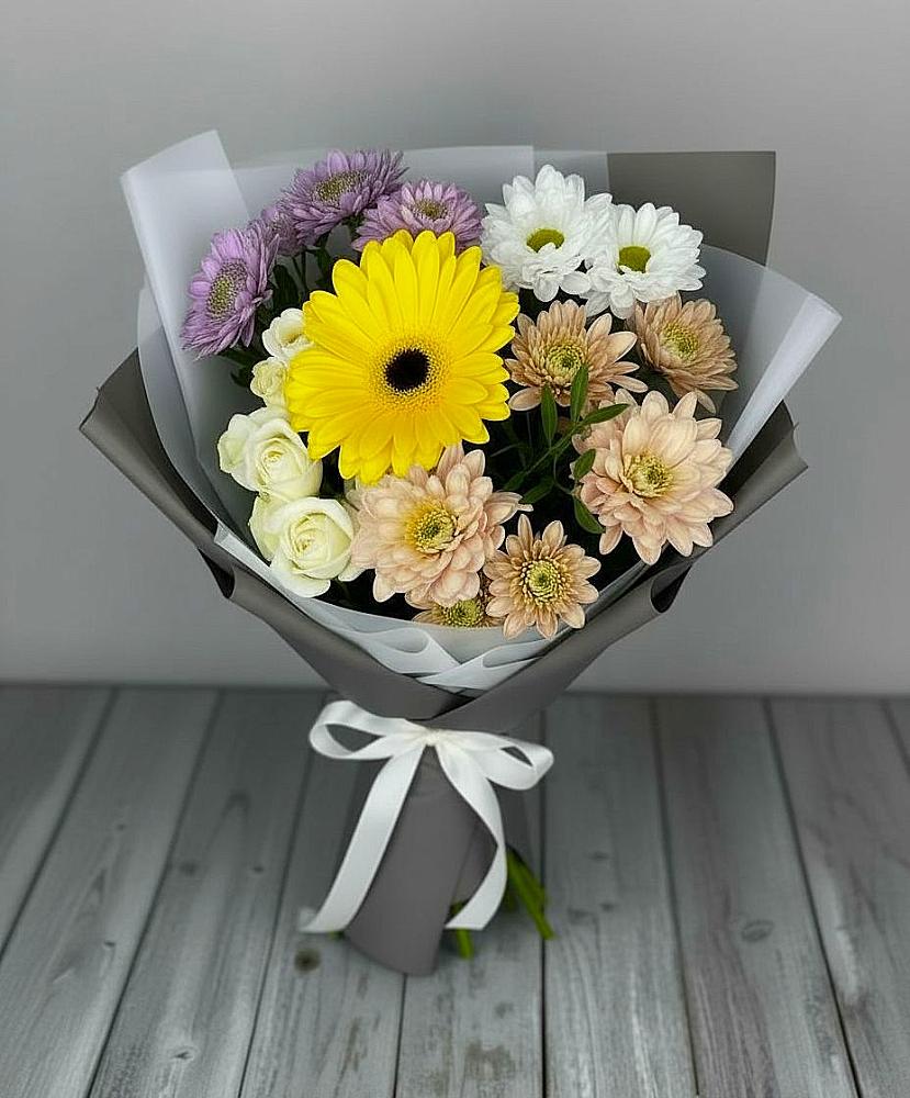 Букет цветов из: Розы, Герберы и Хризантемы в Фуньково