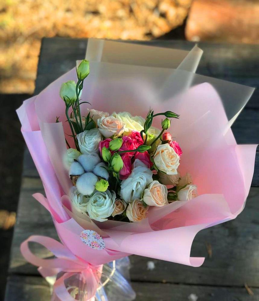 Букет цветов из: Розы и Лизиантусы в Фуньково