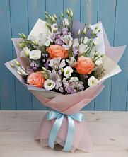 Букет цветов из:  Лизиантусы, Розы, Альстромерии и Гипсофила в Фуньково