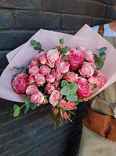 Букет розы в пальмах в Фуньково Букет цветов из: Розы в Фуньково