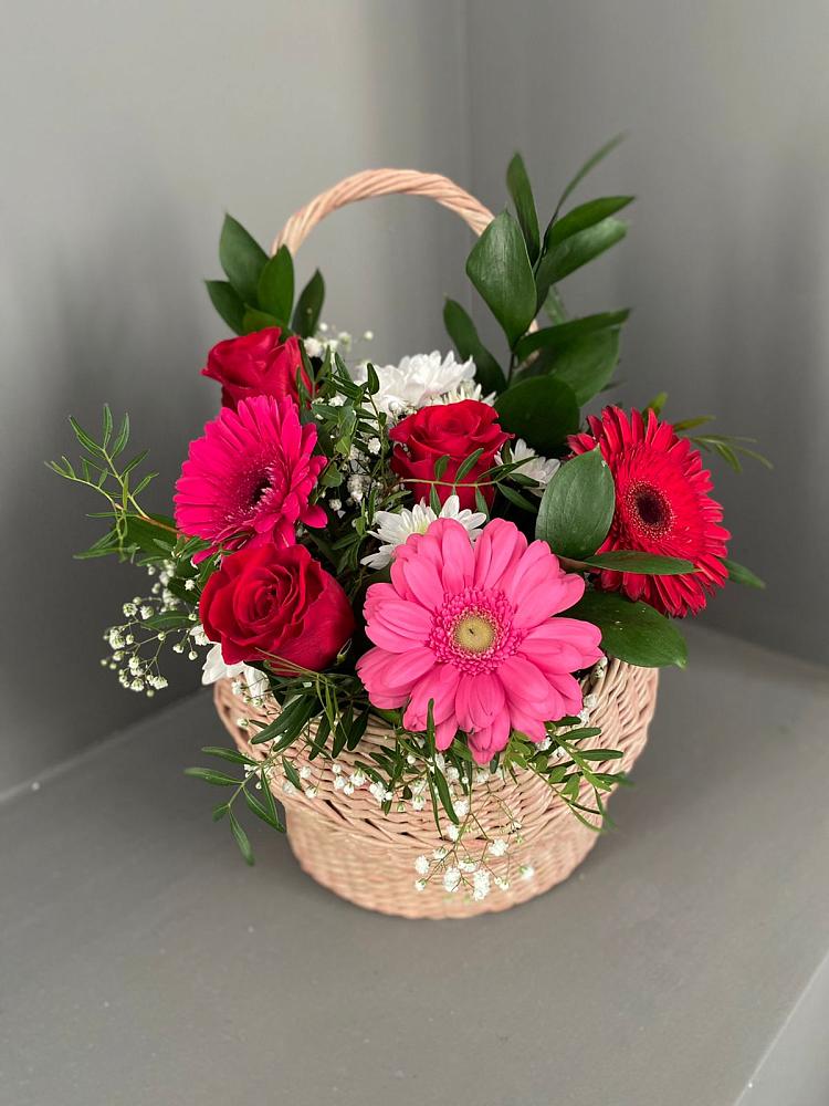 Цветочная композиция из Розы, Хризантемы и Герберы в корзине в Фуньково