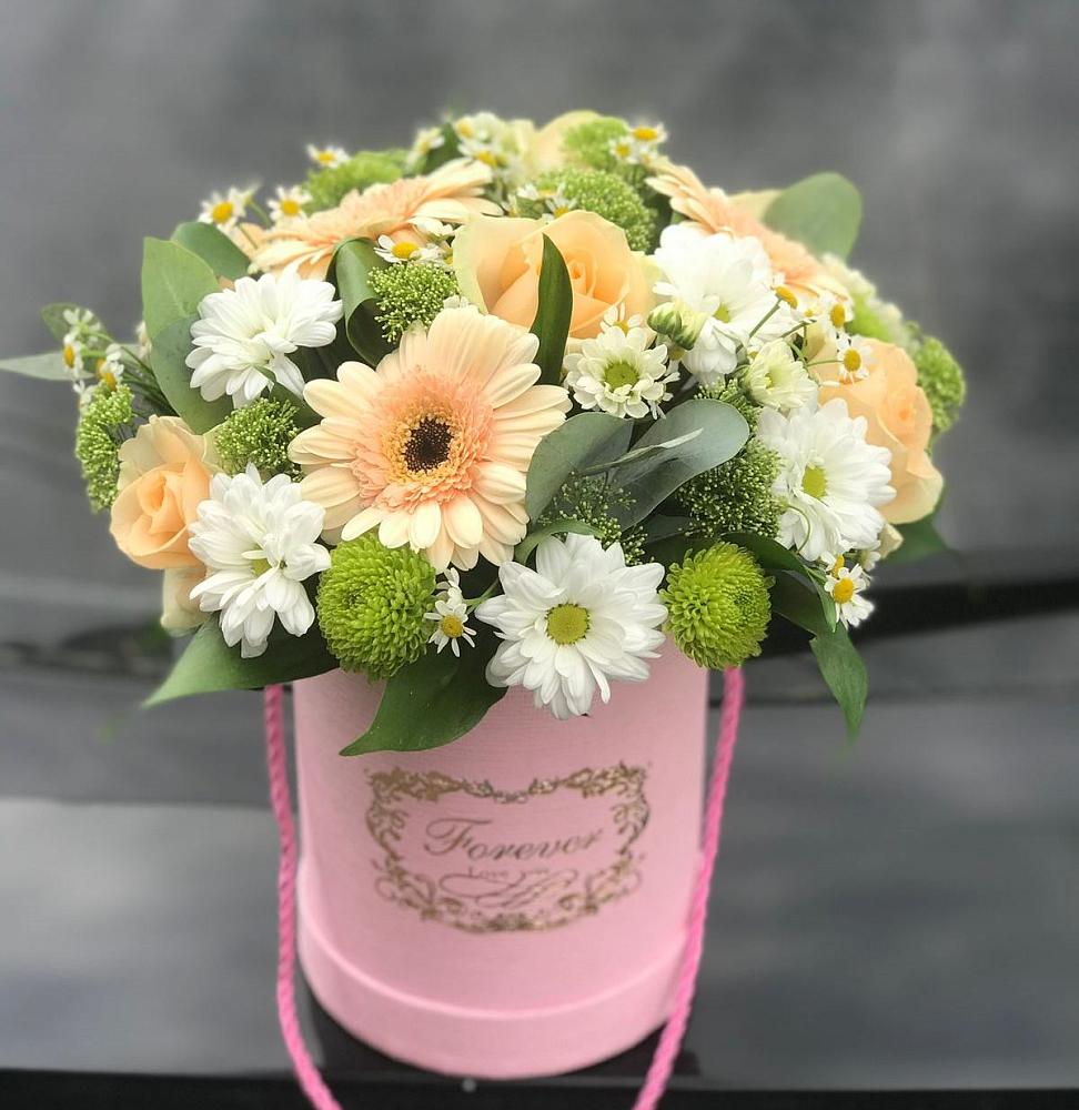 Цветочная композиция из Розы, Герберы и Хризантемы в шляпной коробке в Фуньково