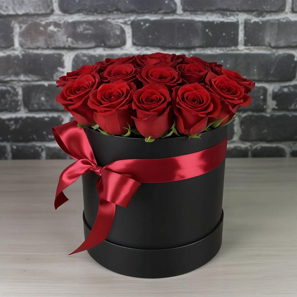 Цветочная композиция из Розы в шляпной коробке в Фуньково