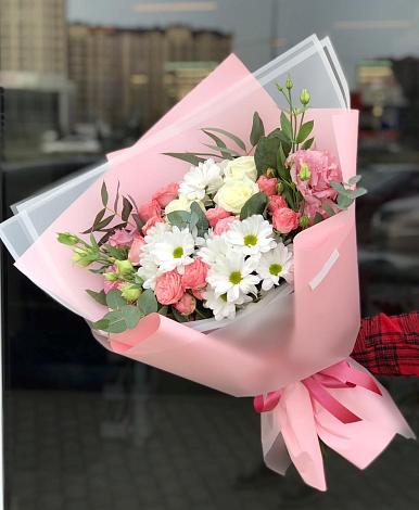 Букет цветов из: Розы, Лизиантусы и Хризантемы в Фуньково
