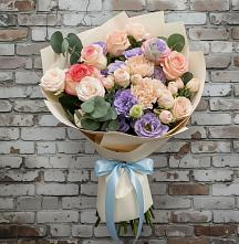 Букет цветов из:  Розы, Лизиантусы и Гвоздики #REPLACE_PRED# Фуньково