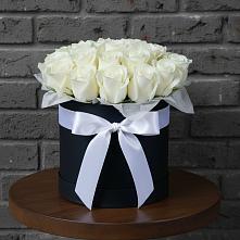 Цветочная композиция из Розы в шляпной коробке в Фуньково