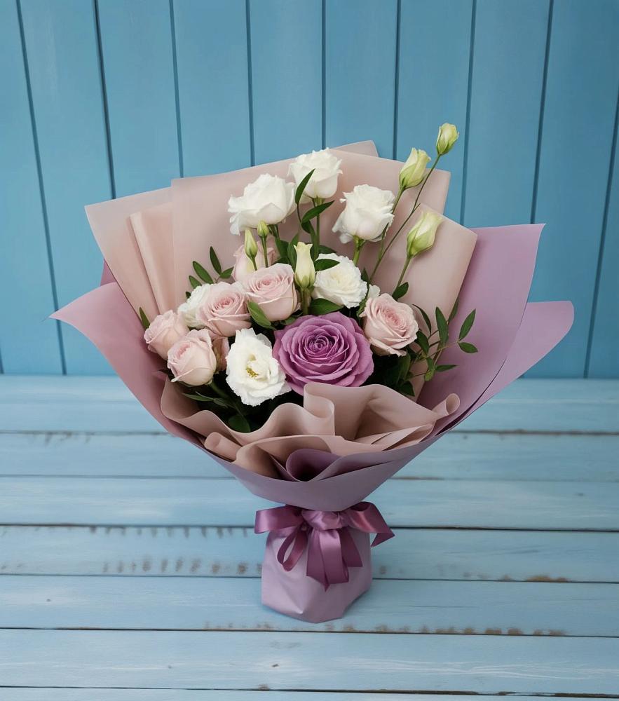 Букет цветов из: Розы и Лизиантусы в Фуньково